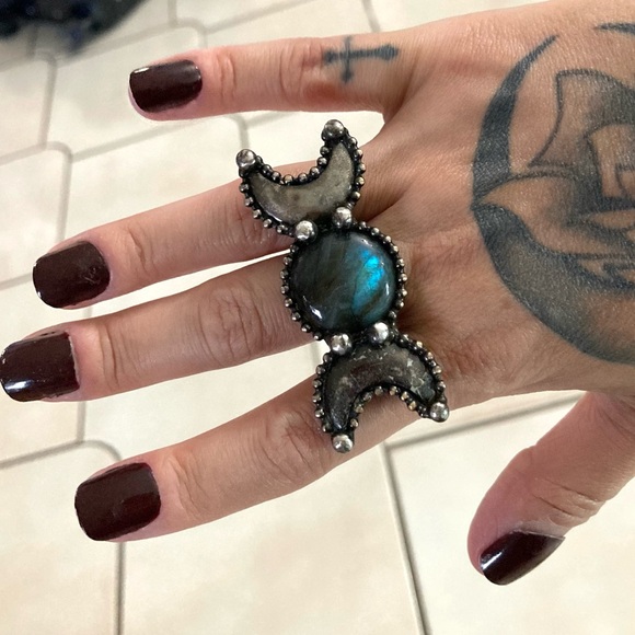 Natural blue iridescent labradorite gemstone triple moon adjustable ring - Picture 13 of 15